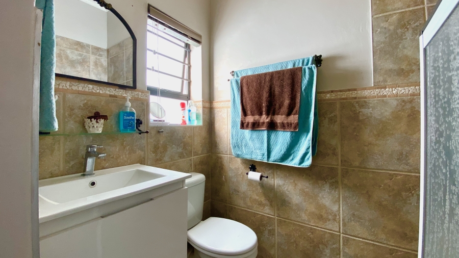 3 Bedroom Property for Sale in Britannia Bay Western Cape